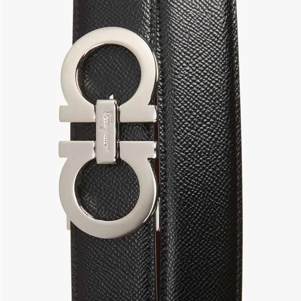 New Salvatore Ferragamo Reversible and Adjustable Gancini belt (blk and brwn) - Picture 12 of 14